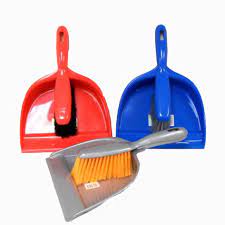 DUSTPAN WITH BRUSH / RECOGEDOR /24